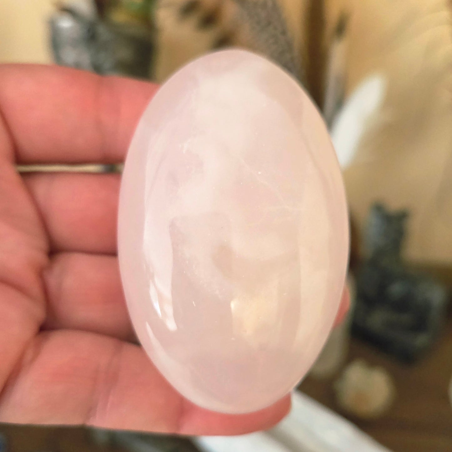 Mangano Calcite Palm Stone