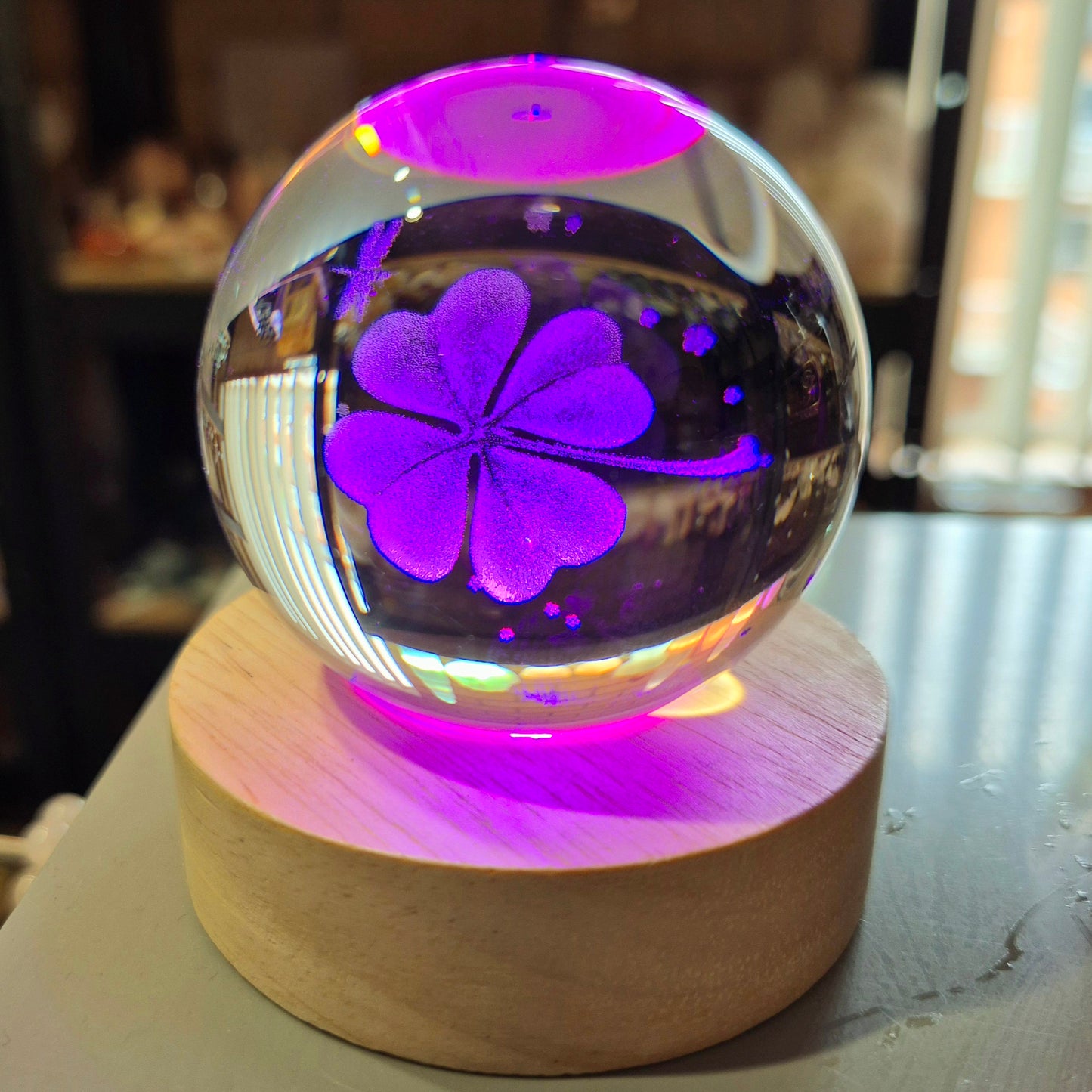 Clover Glass Sphere Lamp