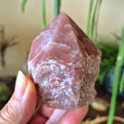 Strawberry Quartz Cut Base Point