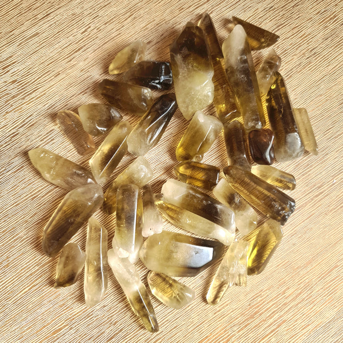 yellow brown points on a timber background